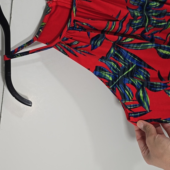 {London Times} Red Tropical Jungle Palm Leaf Print Cropped Sleeveless Jumpsuit - Picture 8 of 14